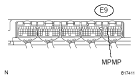 G04676493